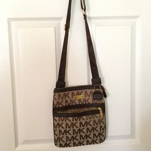 Michael kors crossbody bag